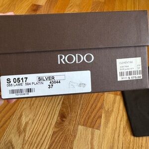 Rodo Gold Pumps